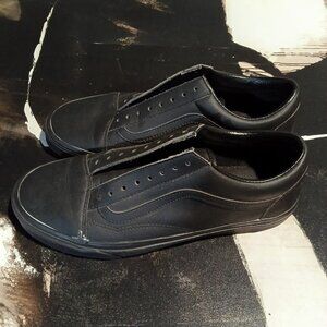 Men's vans off the wall